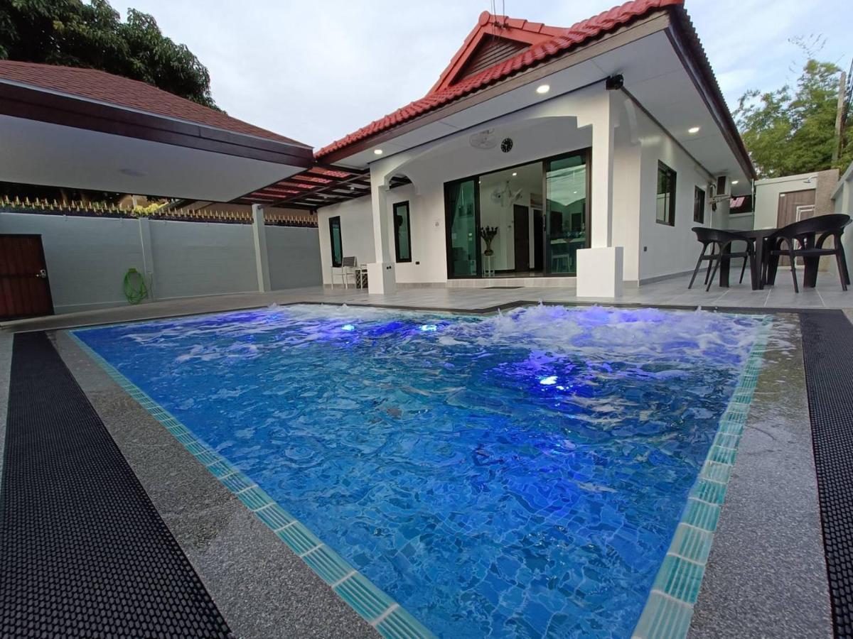 Private Pool Villa With Jacuzzi At Royal Park Village - Walk To The Beach - 6 People - Max 3 Males (Adults Only) Джомтьєн-Біч Екстер'єр фото